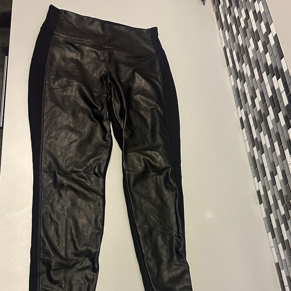 Athleta Faux Leather Front Leggings Small in Black